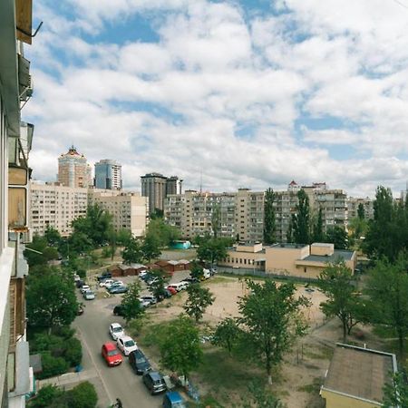 Apartment Near Dream Town Kyiv Exterior photo